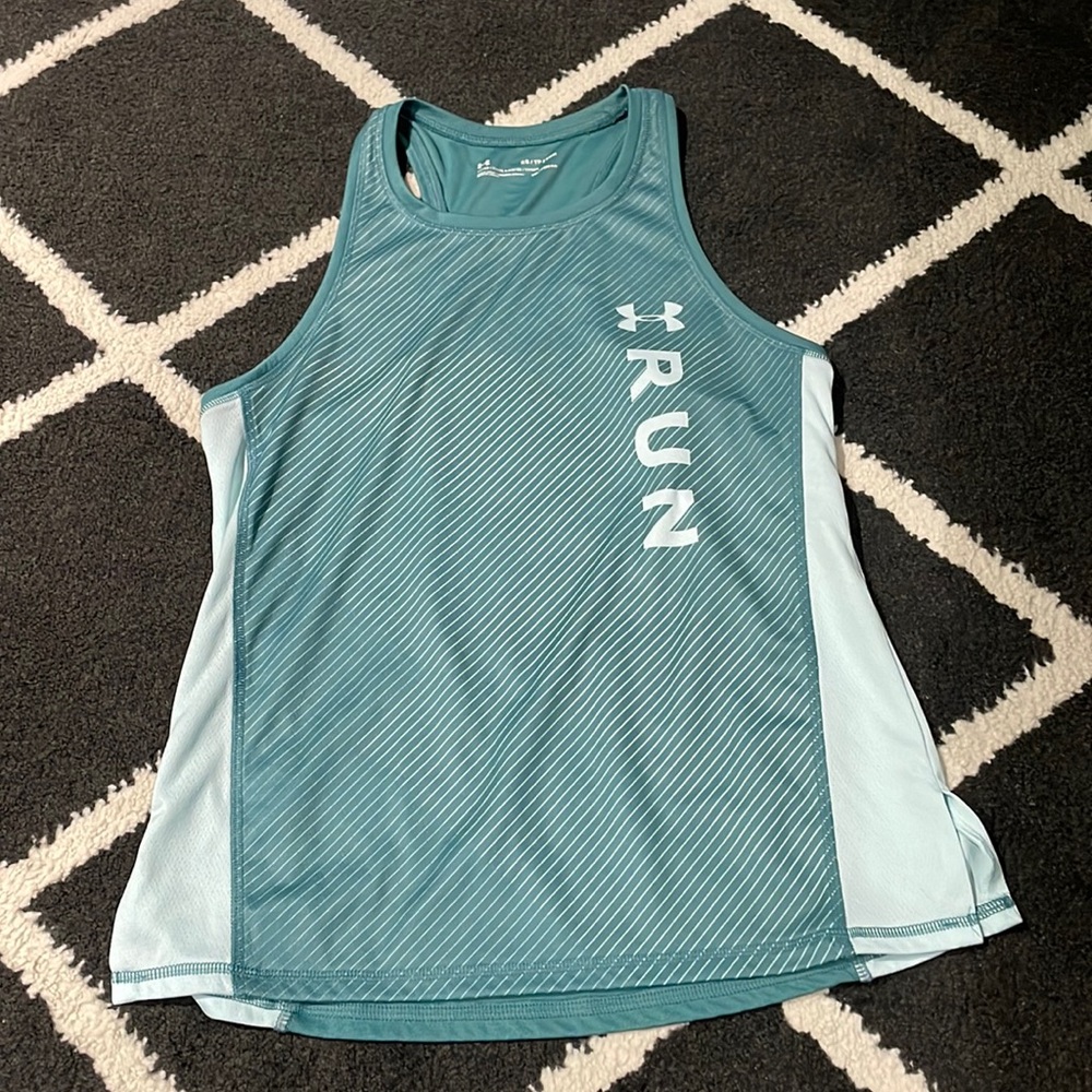 Under Armour fitted workout tank